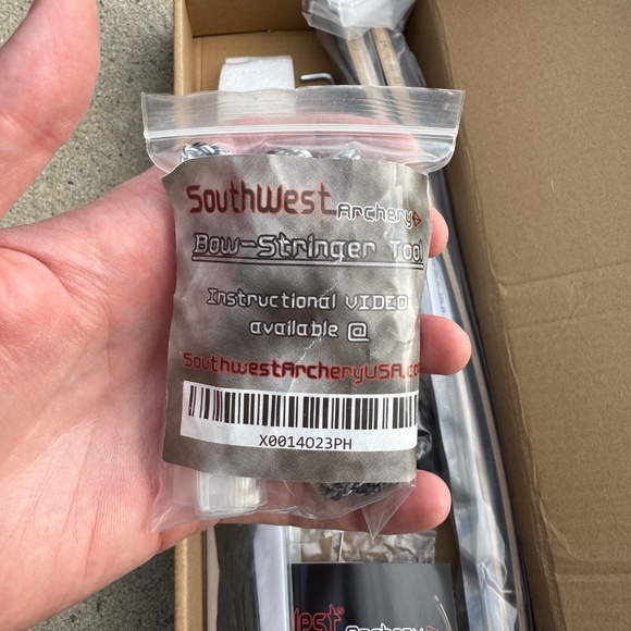 Southwest Archery 64" Spyder XL Takedown Recurve Bow with accessories - Picture 16 of 16